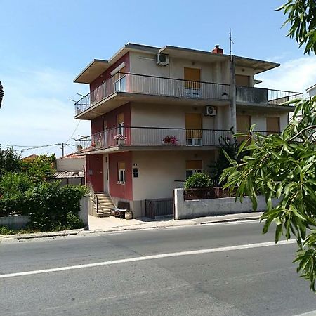 Apartments Pericic Подстрана Екстериор снимка