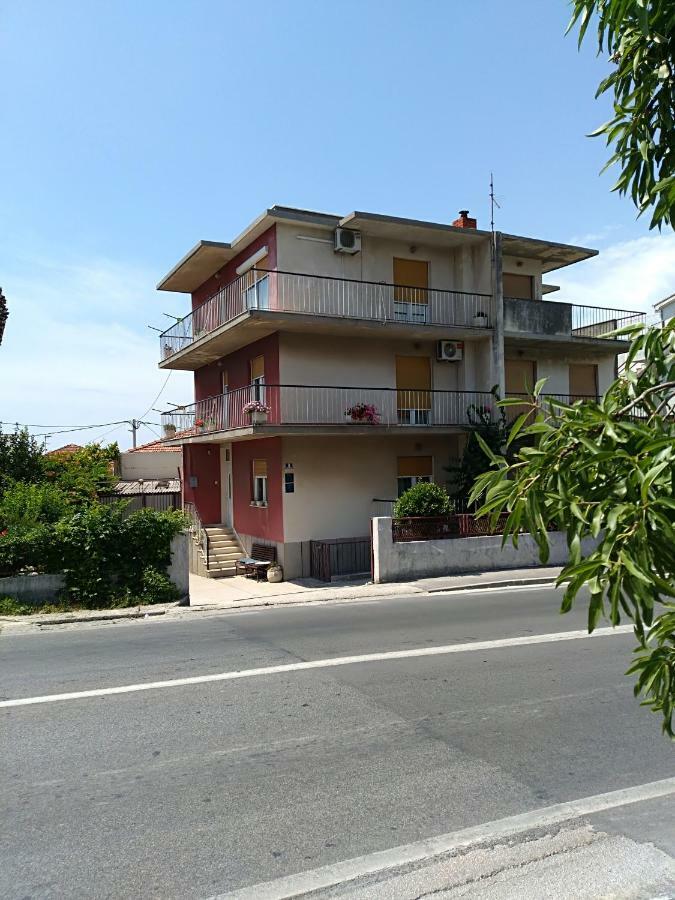 Apartments Pericic Подстрана Екстериор снимка