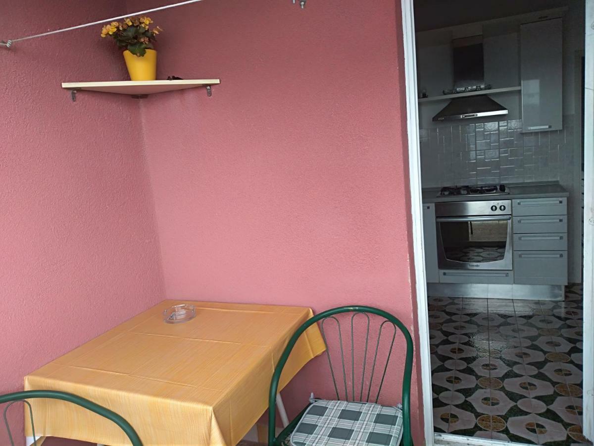 Apartments Pericic Подстрана Екстериор снимка